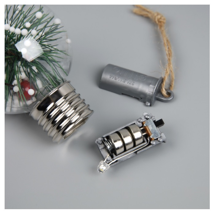Елочный шар Снежная хвоя d=6 cм, 1 LED, LR44x3 (в комплекте), свечение тёплое белое