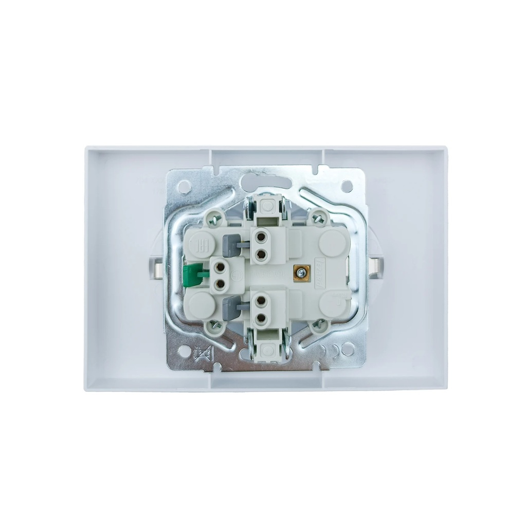 Розетка 2-местная Lezard Zima 704-0200-127BQ с заземлением, встраиваемая, белая