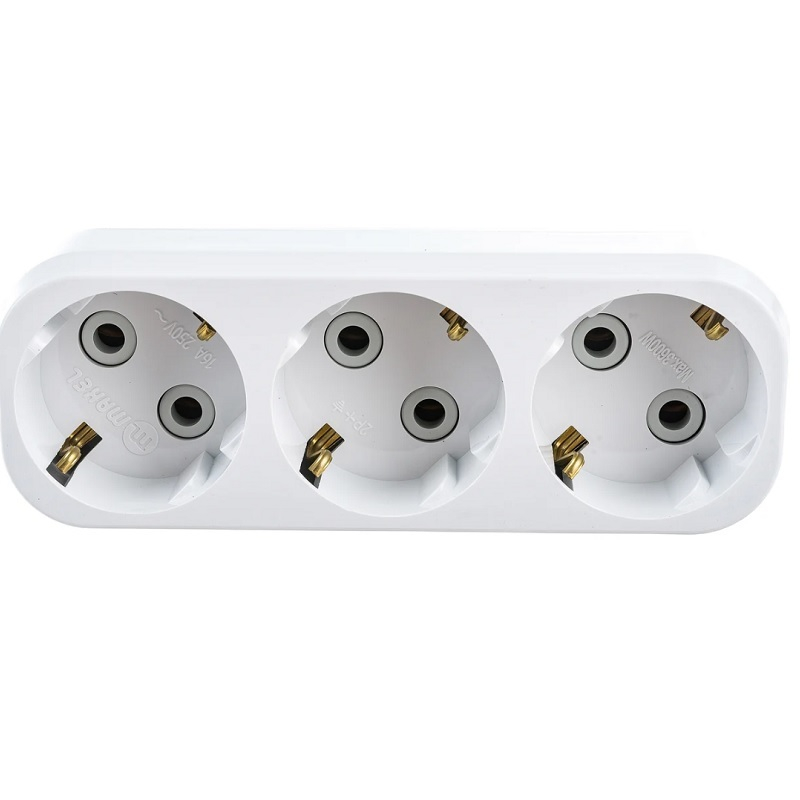 Тройник-разветвитель Makel 16 А с/з 3 гн 10033